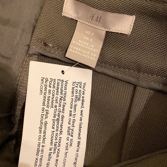 H&M green mini skirt. Size 4 . New. - Picture 7 of 12